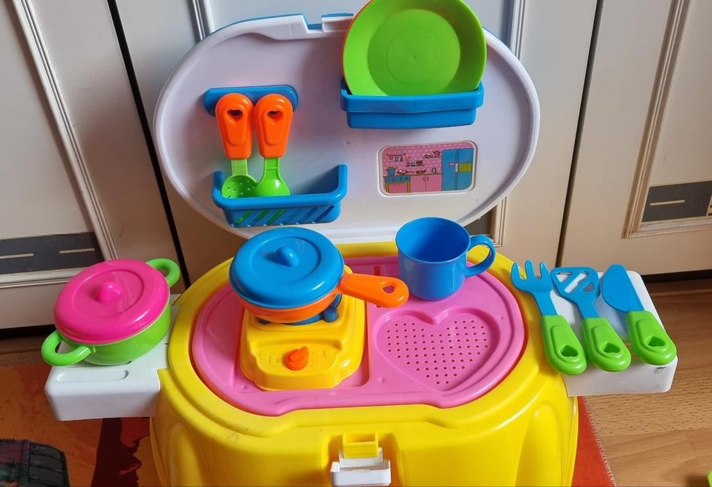 Complete speelkeuken met veel accessoires. In goede staat en, Ophalen of Verzenden