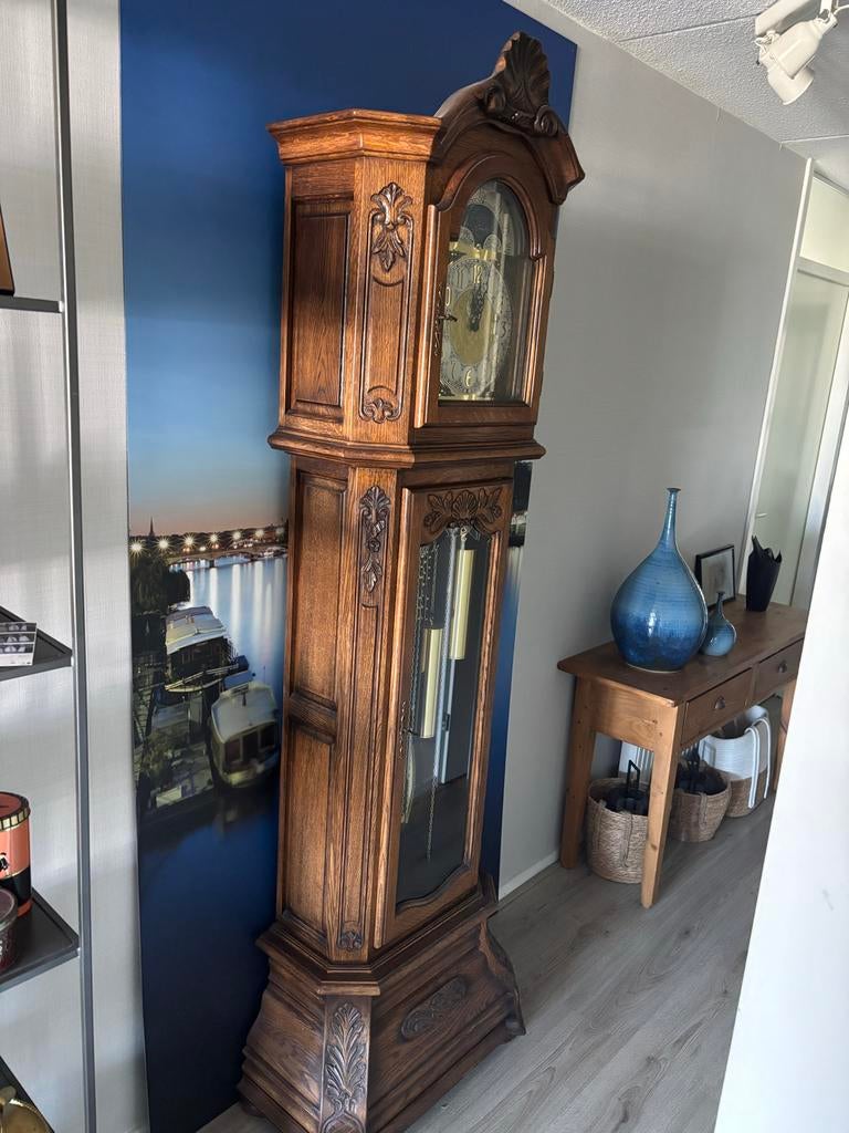 Grote staande klok met Kieninger Westminster uurwerk, Antiek en Kunst, Ophalen of Verzenden