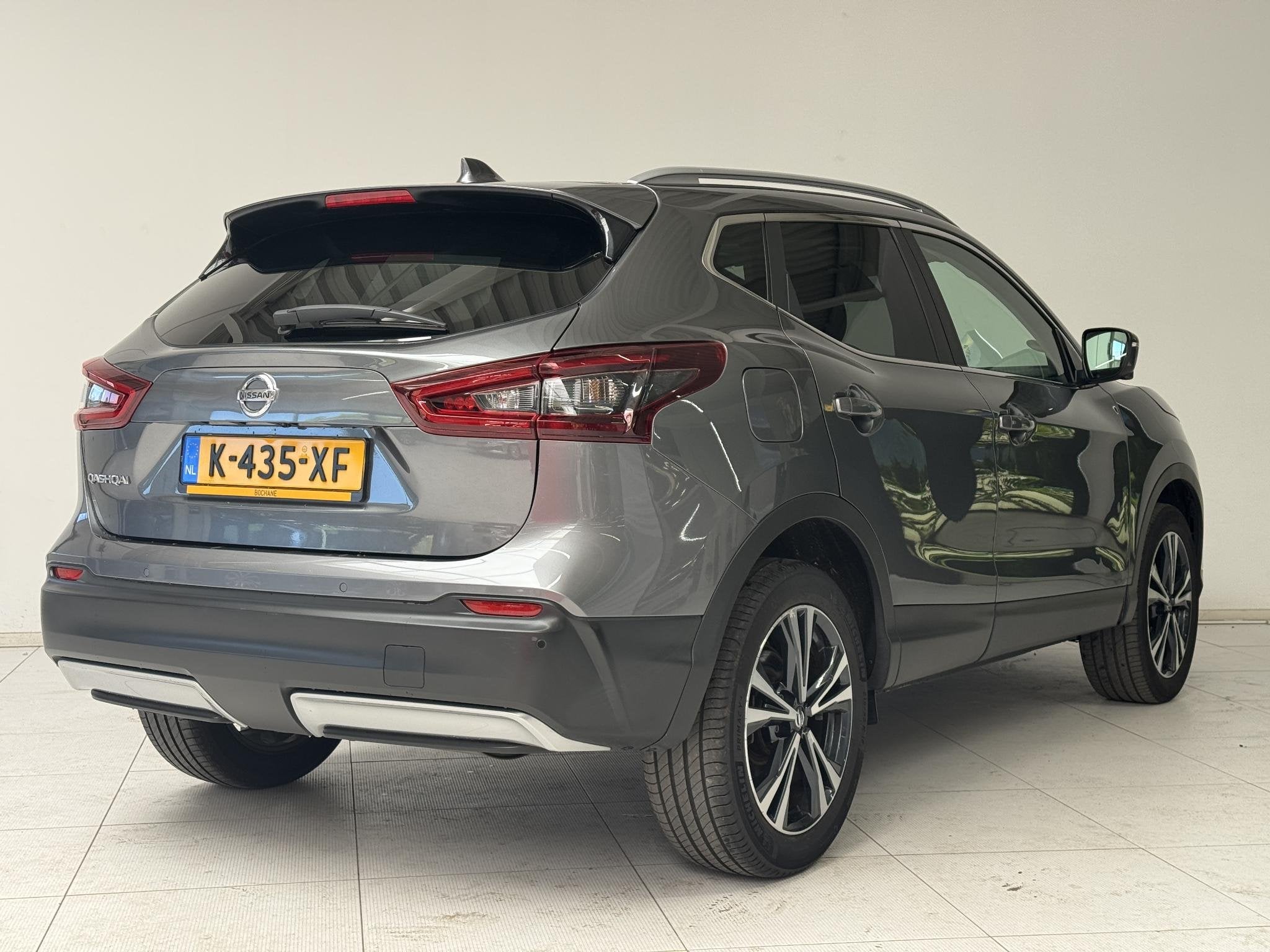 Nissan Qashqai 1.3 DIG-T Design Edition | Panoramadak | 360, Auto's, Voorwielaandrijving, Gebruikt, 4 cilinders, Met garantie (alle)