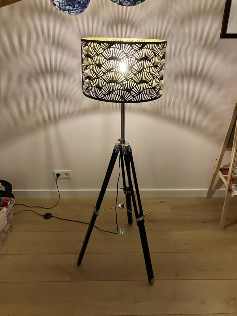 Driepoot vloerlamp van MADE, Ophalen of Verzenden, Zo goed als nieuw, Hout, 150 tot 200 cm