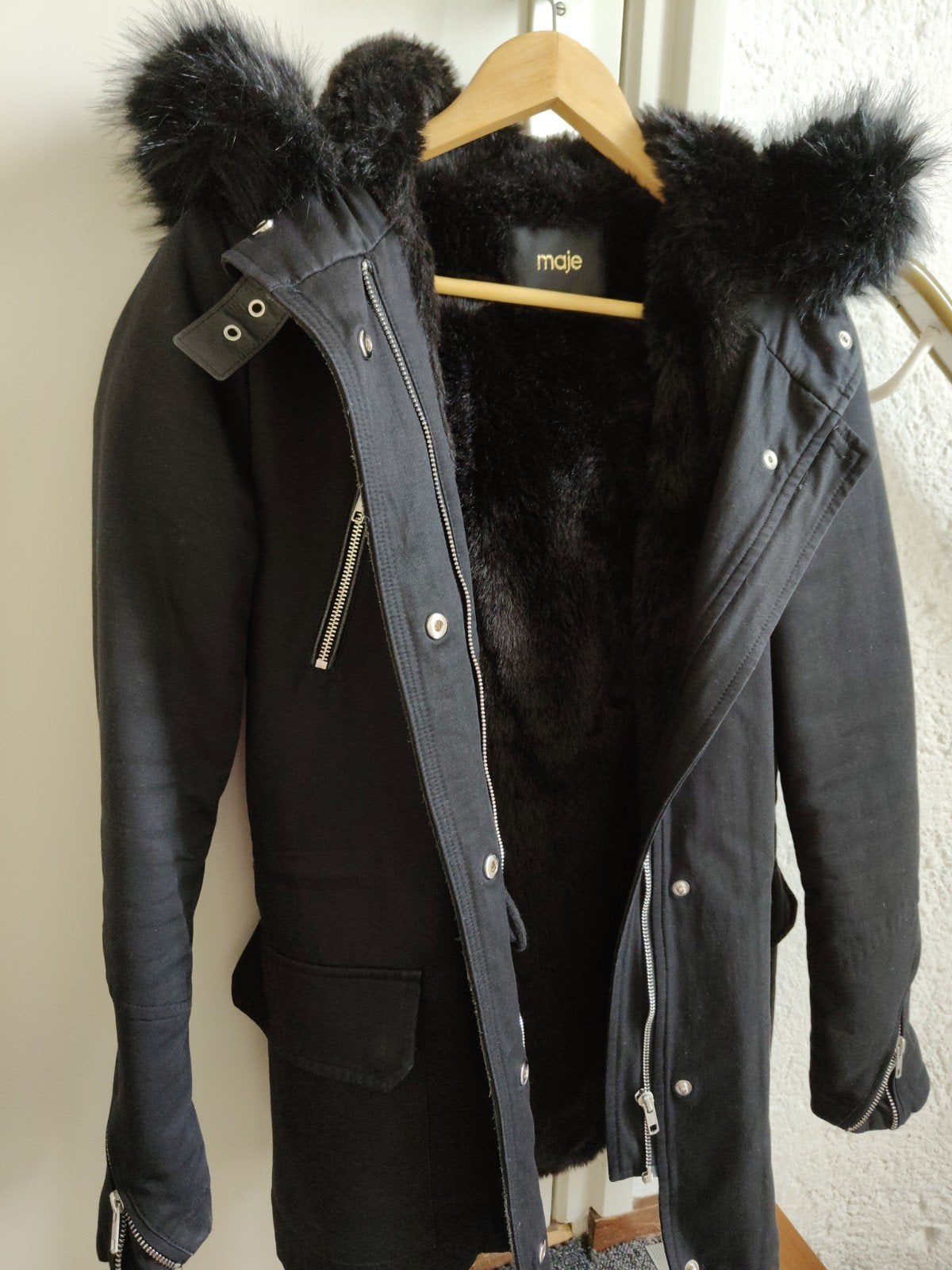 Maje Zwarte Parka met Bontvoering - Maat 36 (S), Zwart, Ophalen of Verzenden, Maat 36 (S), Maje