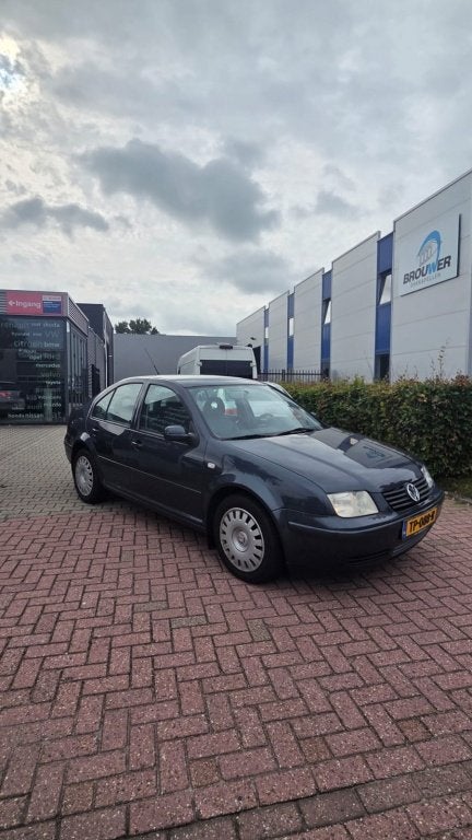 Volkswagen Bora 1.6-16V Sportline (bj 2001), foto 4