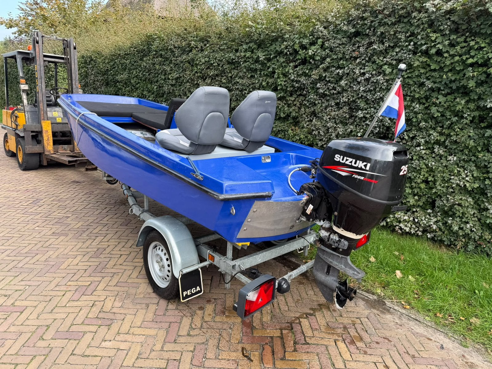 Fiberplast 410 Consoleboot -  25 pk suzuki 4 takt motor., Ophalen of Verzenden, Gebruikt, Overige merken, Polyester