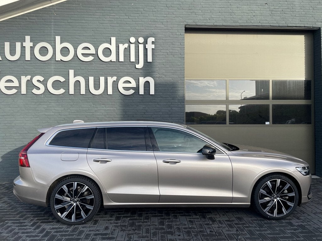 Volvo V60 2.0 T6 Plug-in hybrid AWD Ultra Bright pano head u, Automaat, Gebruikt, 4 cilinders, Lichtsensor