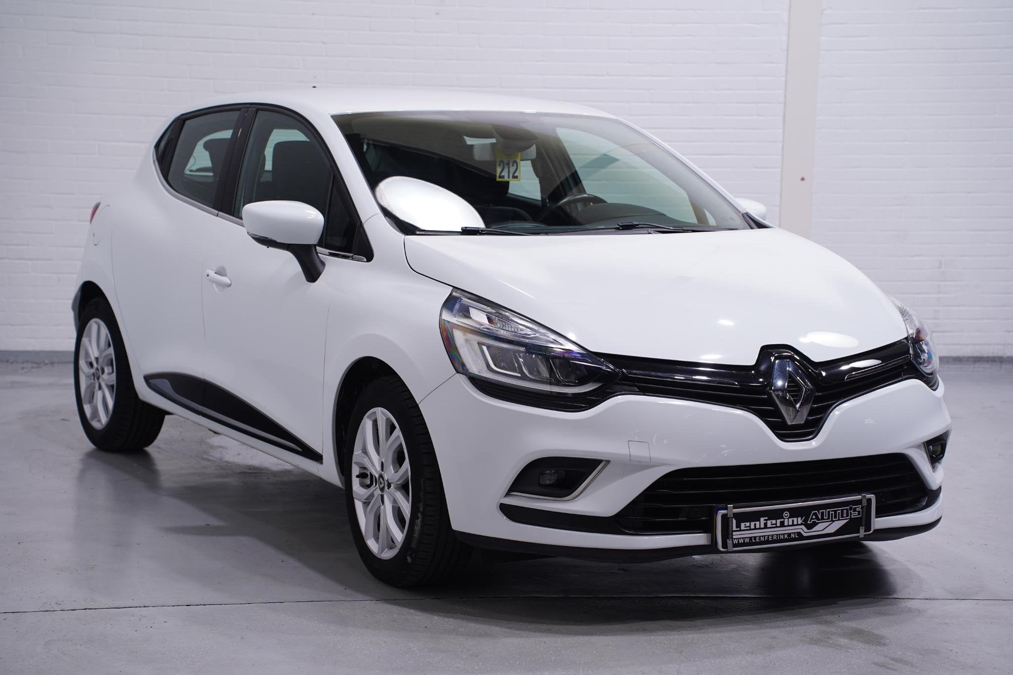 Foto 2 van Renault Clio 0.9 TCe Intens Navi Clima PDC Camera Apple Carp