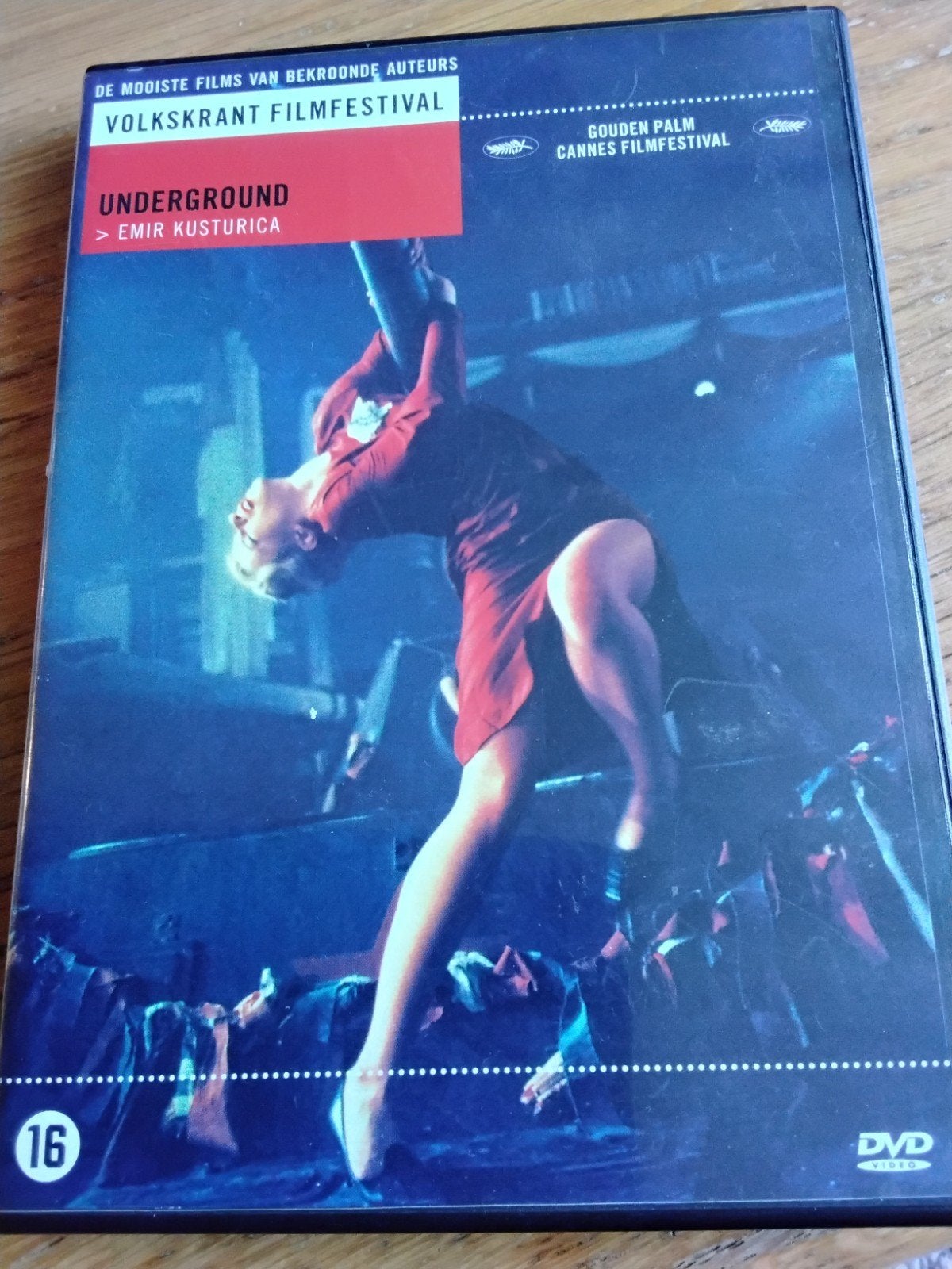Underground, Vanaf 16 jaar, Ophalen, Zo goed als nieuw, Overige gebieden