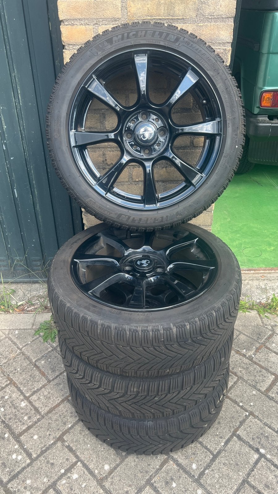 Originele Abarth 16” velgen 195/45 R16 OEM - Michelin Alpin, Zwart, 4 cilinders, Handgeschakeld, 1368 cc