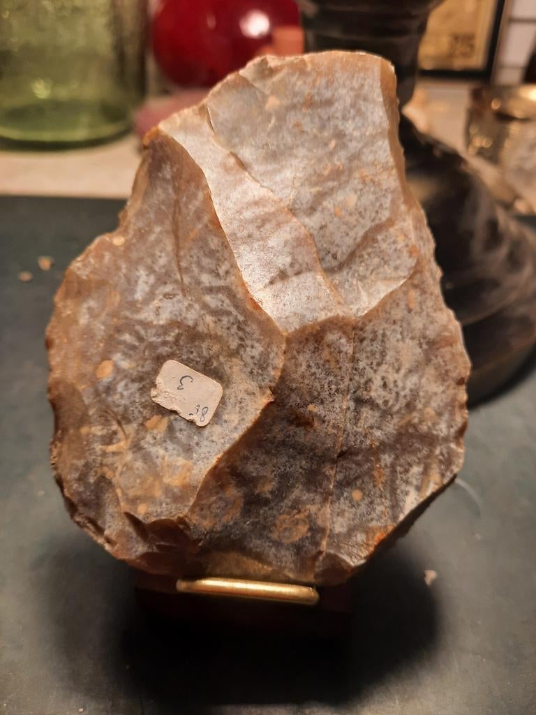 Vuistbijl biface Neanderthaler artefact, Ophalen of Verzenden
