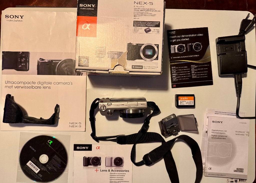 sony nex 5 camera, e-mount, accu, oplader tasje etc., Handleiding, 16 megapixels, Ophalen of Verzenden, Zo goed als nieuw