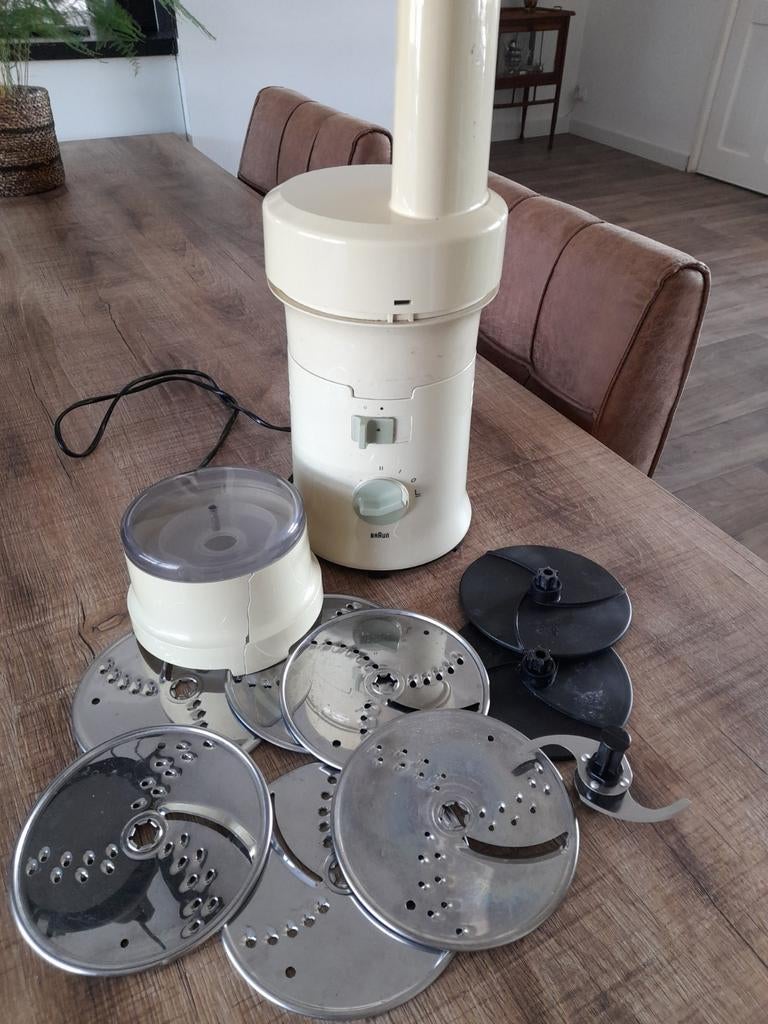 Braun keukenmachine met veel accessoires, Witgoed en Apparatuur, Ophalen of Verzenden, 3 snelheden of meer