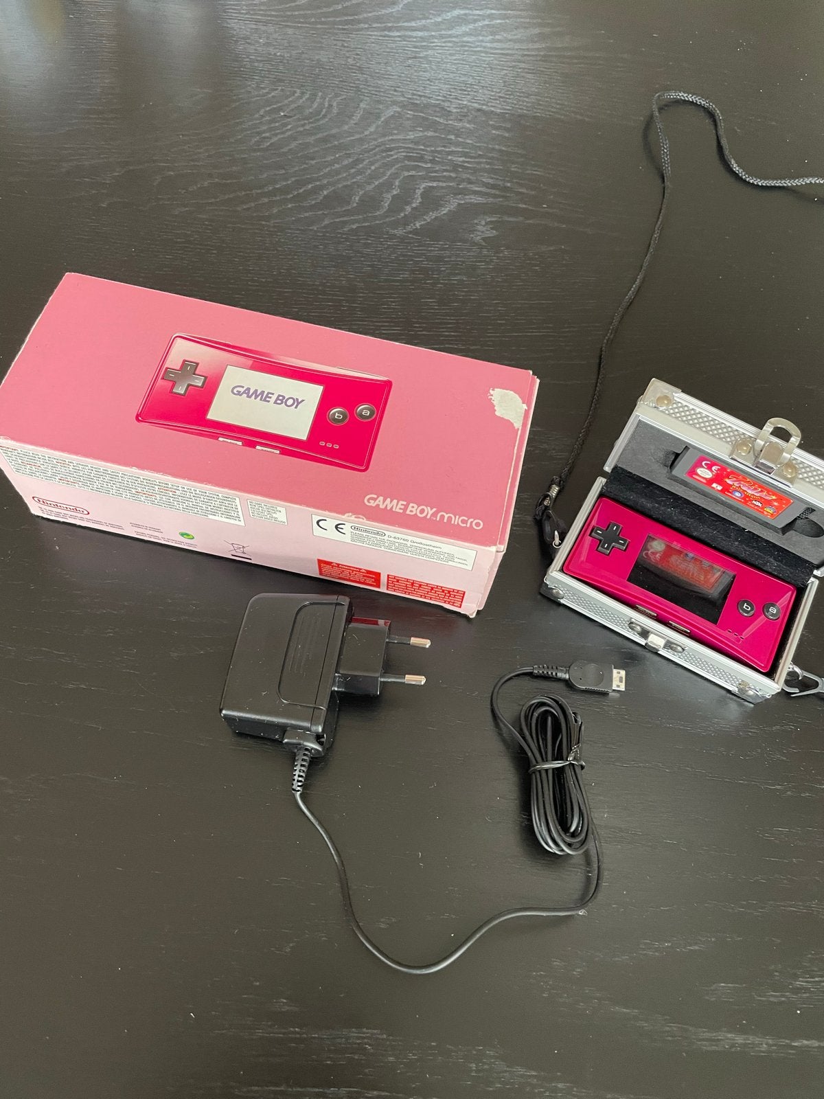 Game Boy Micro Nintendo Roze met doos en accessoires, 1 speler, Racen en Vliegen, Ophalen of Verzenden, Zo goed als nieuw