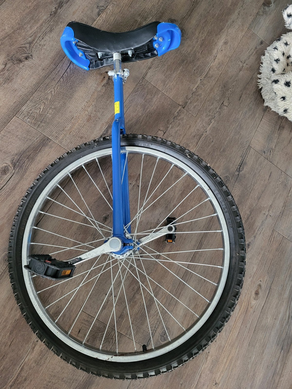 Eenwieler met gebruikerssporen - 24 inch, Ophalen, Gebruikt
