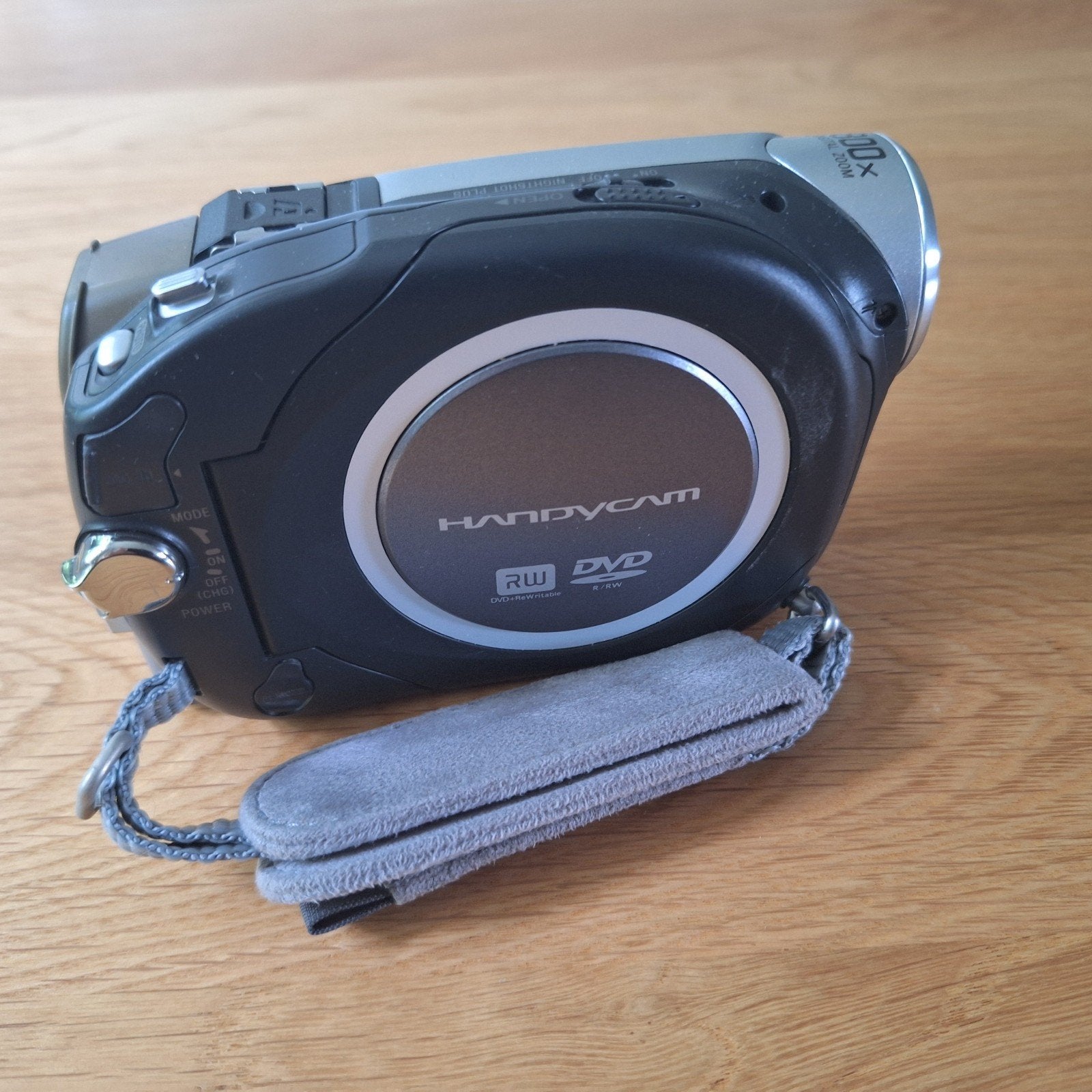 Sony Handycam DCR-DVD92E, Audio, Tv en Foto, Fotocamera's Digitaal, Ophalen, Gebruikt, Kantelbaar/draaibaar scherm, Cameratas