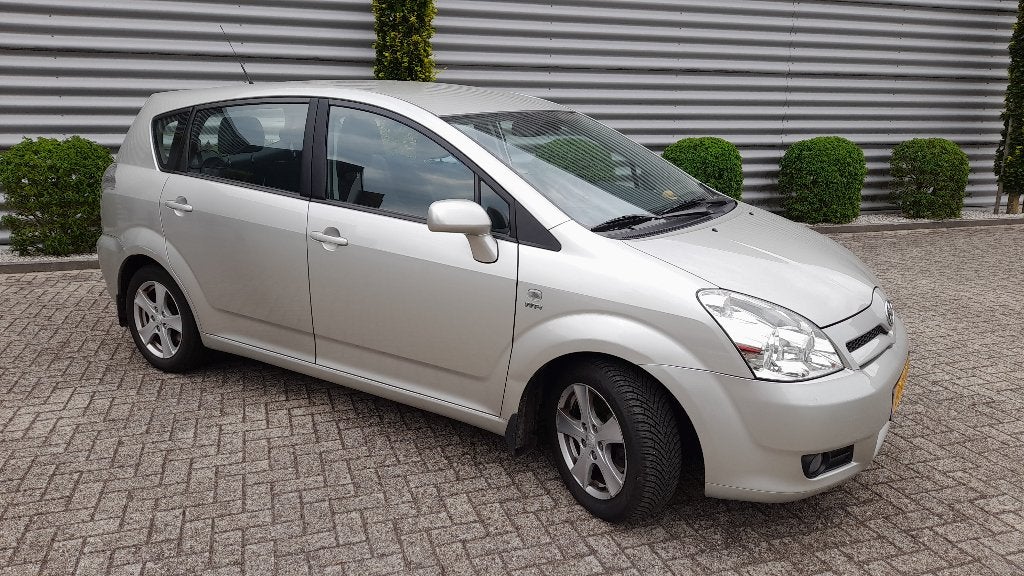 Toyota Corolla Verso 1.8 Vvt-i AUT 7P 2004 Grijs, Zwart, 4 cilinders, 129 pk, 7 stoelen