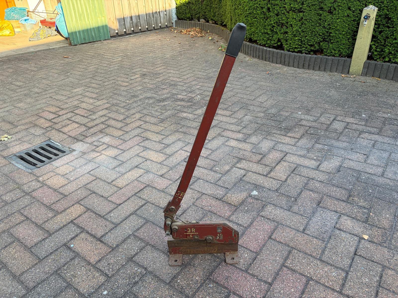 Knipschaar metaal, Ophalen, Gebruikt, Minder dan 700 watt, Werkbankslijpmachine