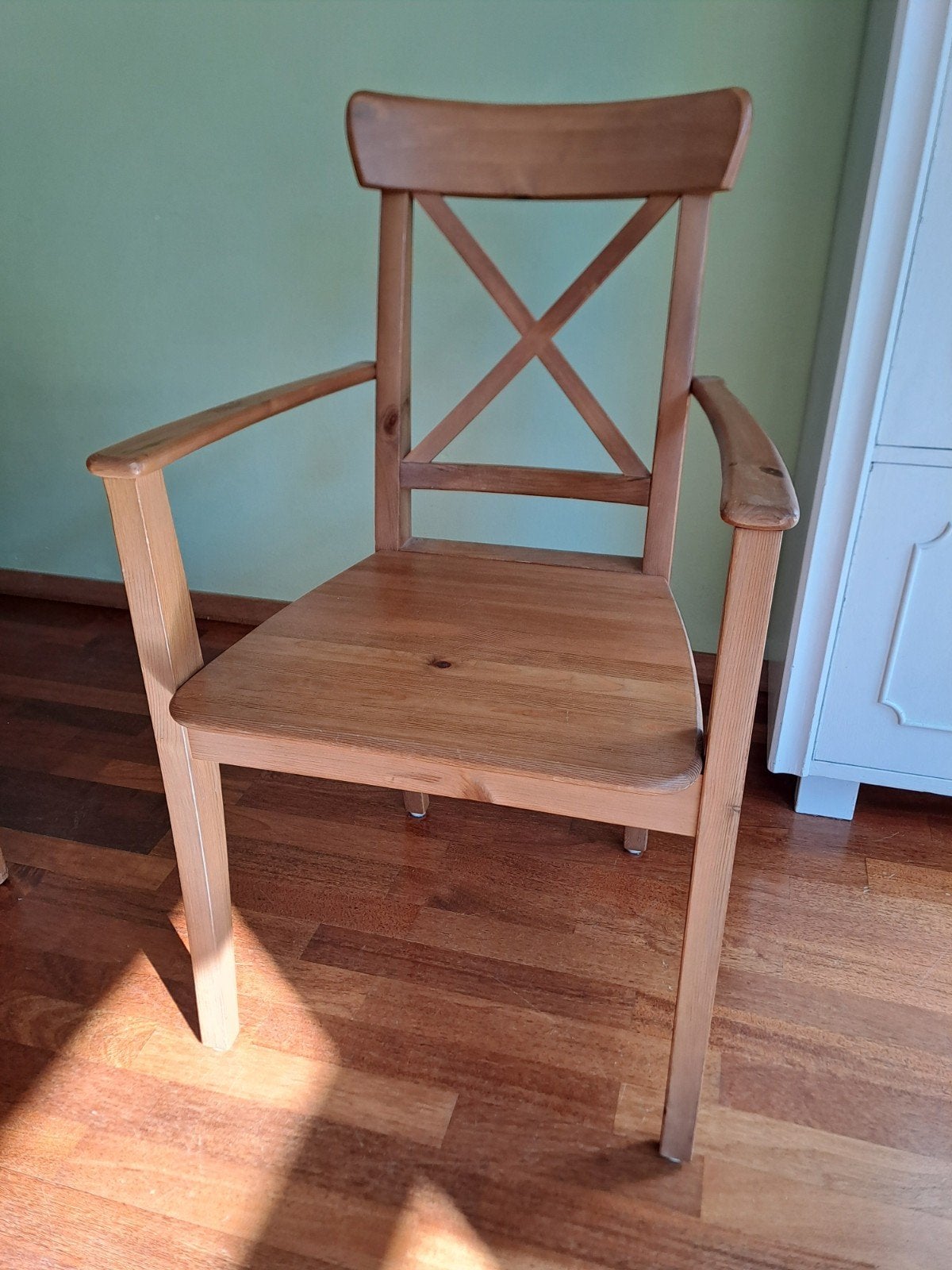 ikea Hemnes Houten stoel met armleuningen, Ophalen, Overige kleuren, Zo goed als nieuw, Eén