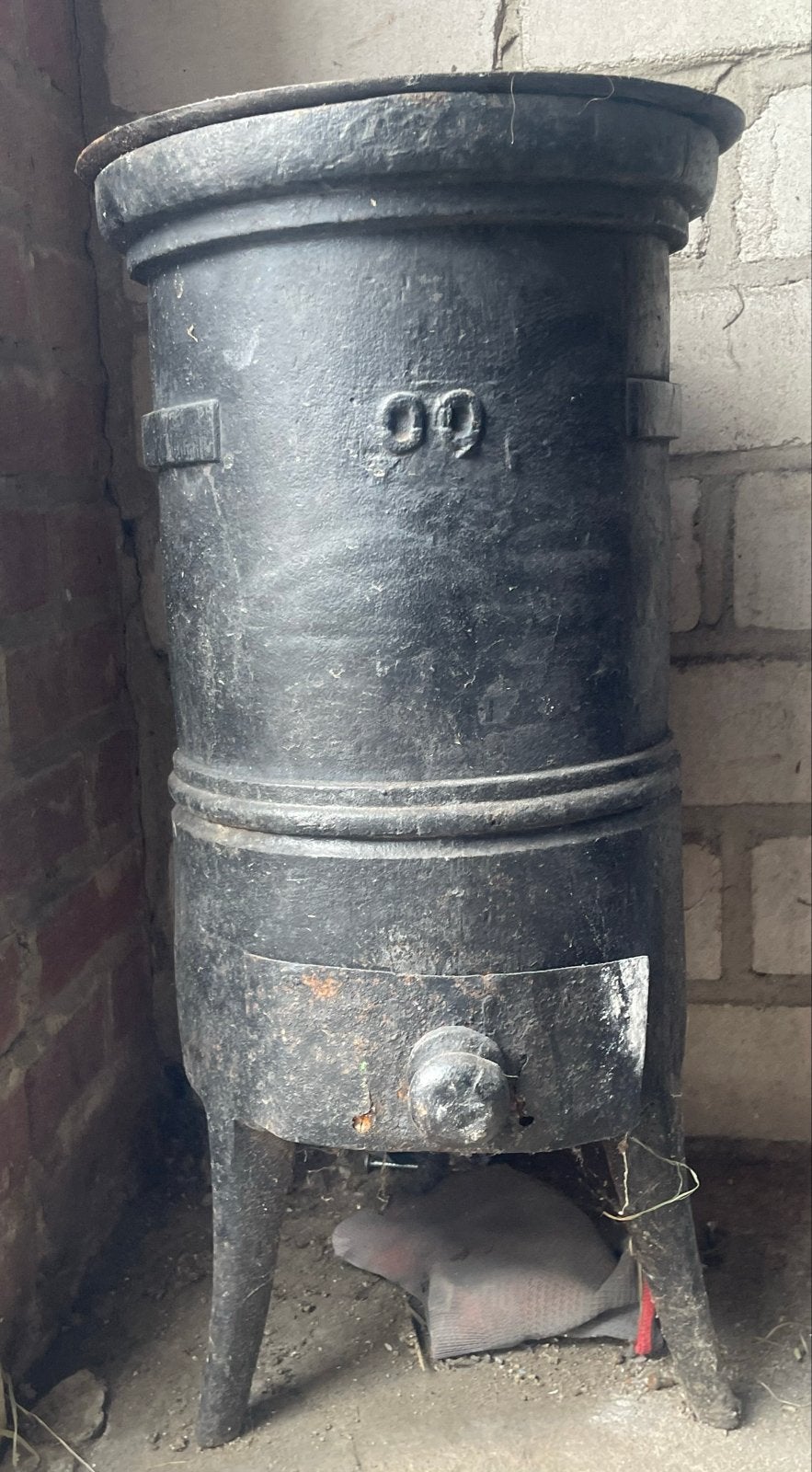 Antieke gietijzeren potkachel, houtkachel, Huis en Inrichting, Kachels, Potkachel, Gebruikt, Ophalen of Verzenden, Vrijstaand