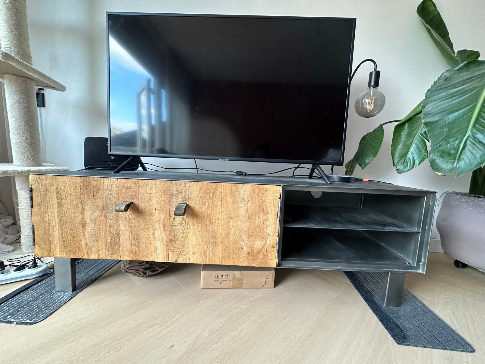 Industriële TV-meubel, Gebruikt, 100 tot 150 cm, Ophalen of Verzenden, Minder dan 100 cm