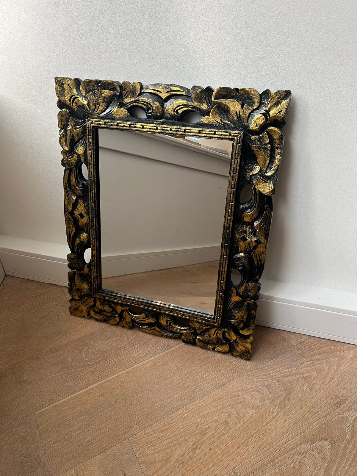 Decoratieve spiegel met houten lijst 50x60 cm, Ophalen, Gebruikt, Minder dan 100 cm, Rechthoekig