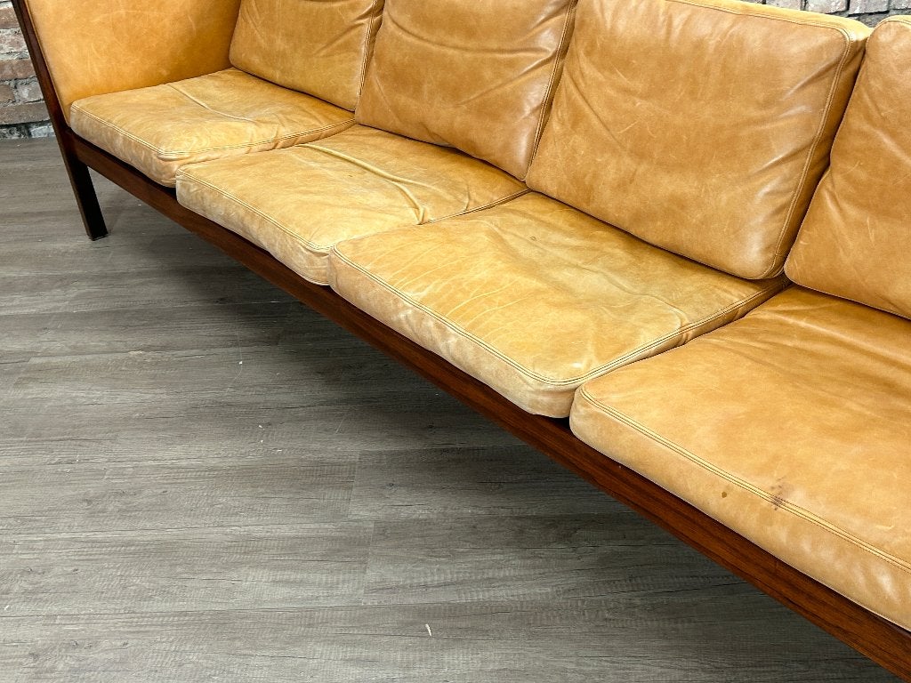 AP Stolen AP63/4 – Lichtbruin leer | Hans J. Wegner, Huis en Inrichting, Ophalen, Design, Zo goed als nieuw, Rechte bank