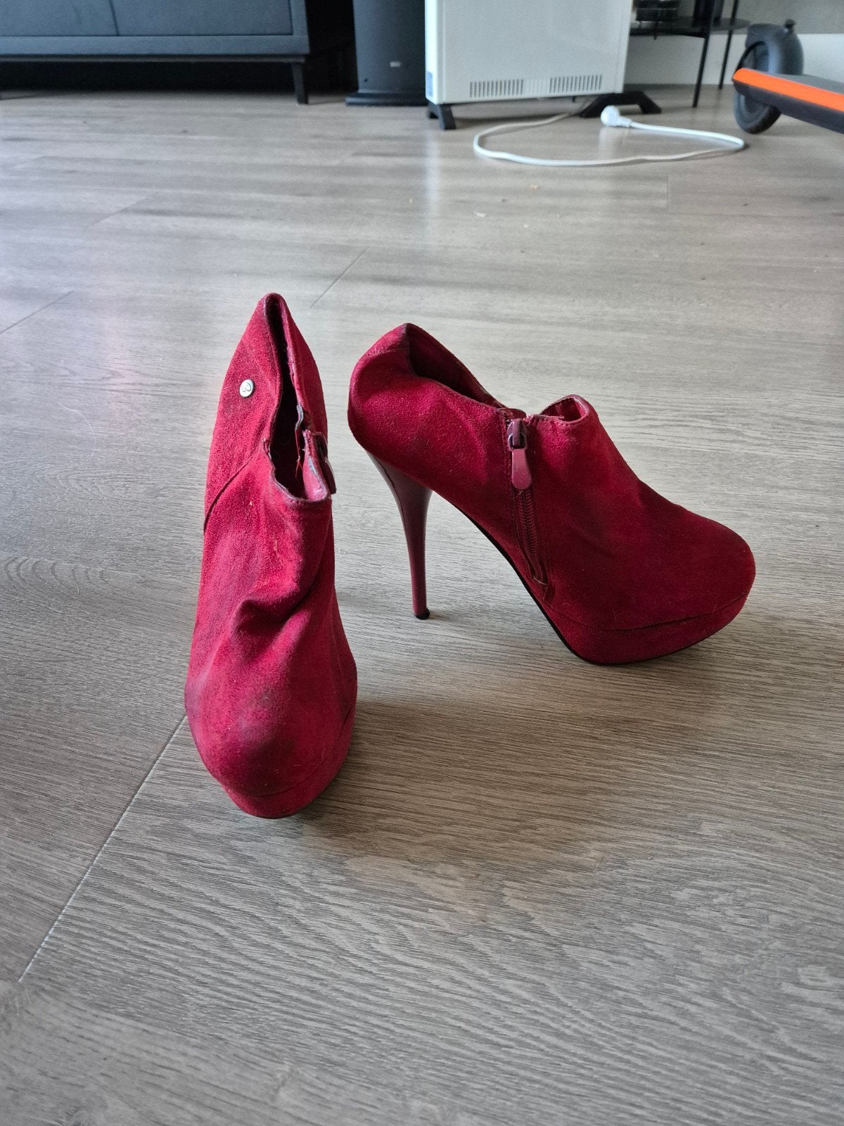 Rode laarsjes maat 39, Lage of Enkellaarzen, Ophalen of Verzenden, Zo goed als nieuw, Rood