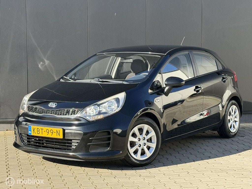 Kia Rio 1.2 CVVT ComfortLine | AIRCO | 5 DEURS |, Gebruikt, 4 cilinders, Zwart, 1088 kg