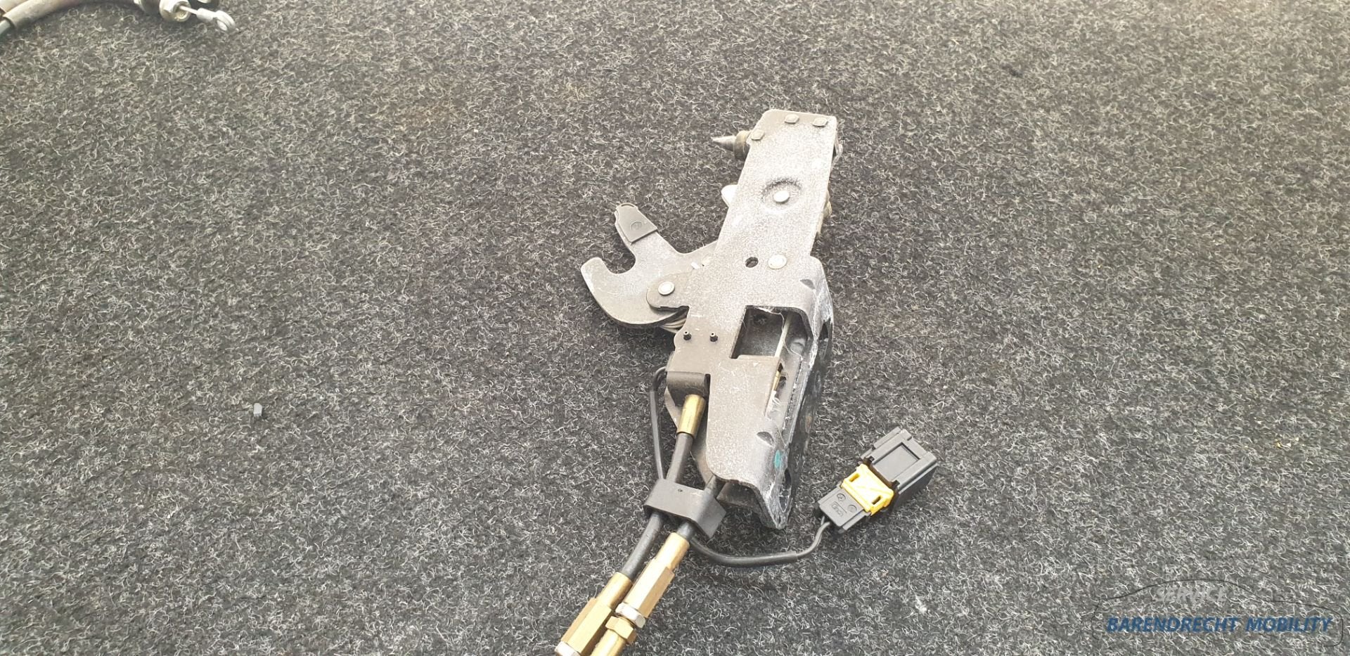 Dakhaak achterklep Peugeot 206 CC cabriolet kofferbak sluiti, Auto-onderdelen, Taurusavenue 1
2132 LS  Hoofddorp, NL, Gebruikt