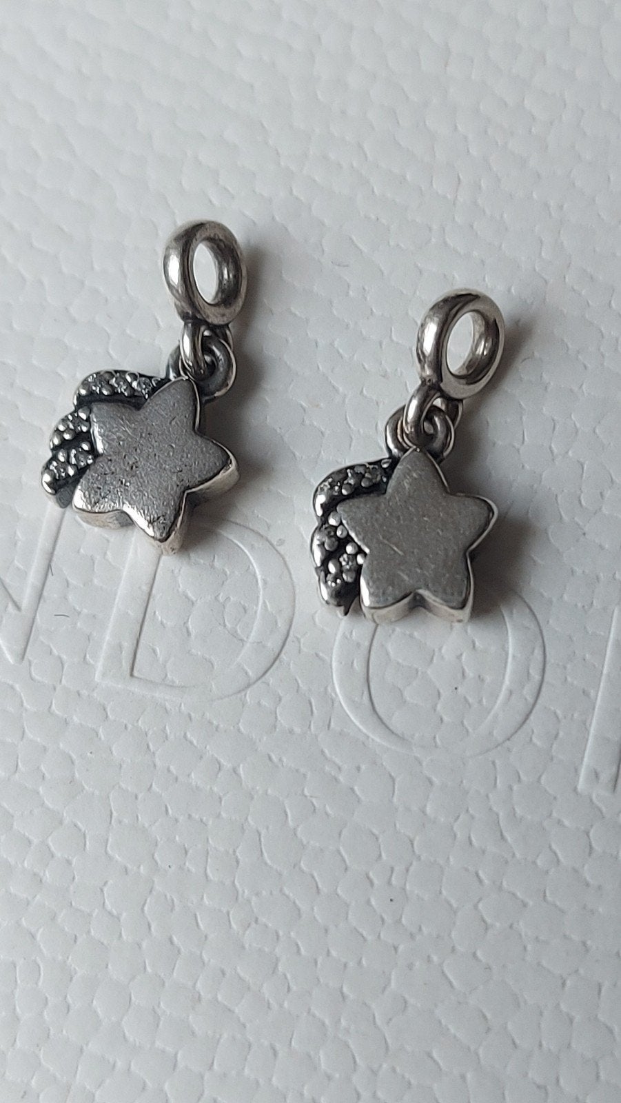 2 Pandora Essence Me bedeltjes sterretjes SAMEN, Sieraden, Tassen en Uiterlijk, Bedels, Ophalen of Verzenden, Zo goed als nieuw