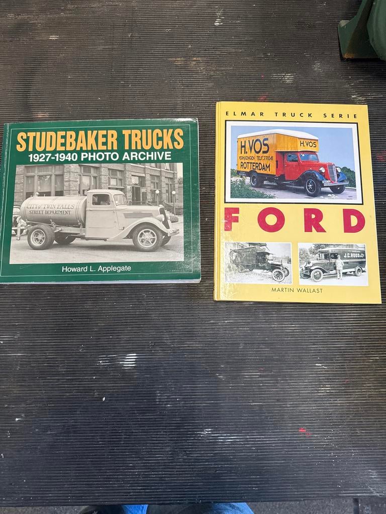 Boeken over oude vrachtwagens: Studebaker en Ford, Boeken, Auto's | Boeken, Ophalen, Gelezen, Ford