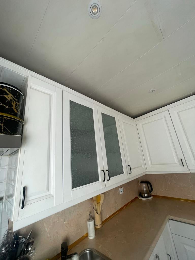 Witte keuken met fornuisplaat, afzuigkaap en wastafel, Ophalen, Zo goed als nieuw, Wit, Enkelwandige keuken