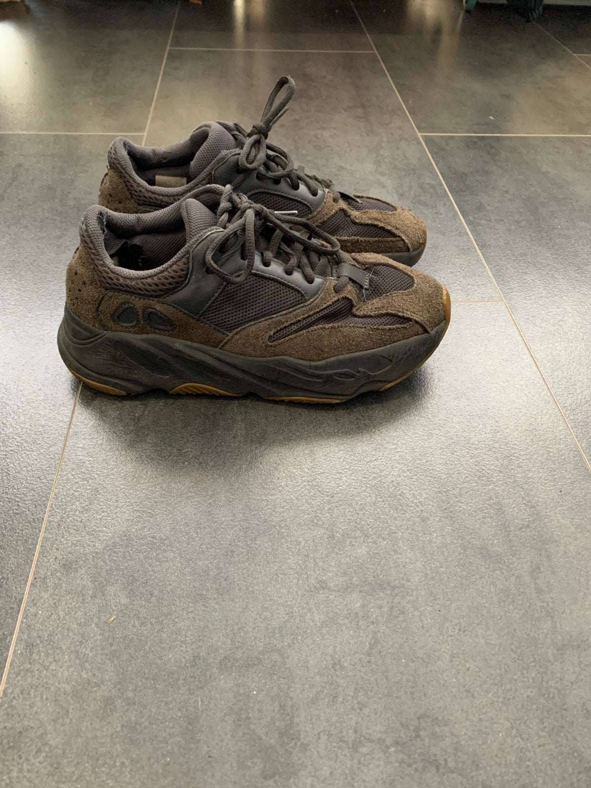 Yeezy 700, Ophalen of Verzenden, Zo goed als nieuw