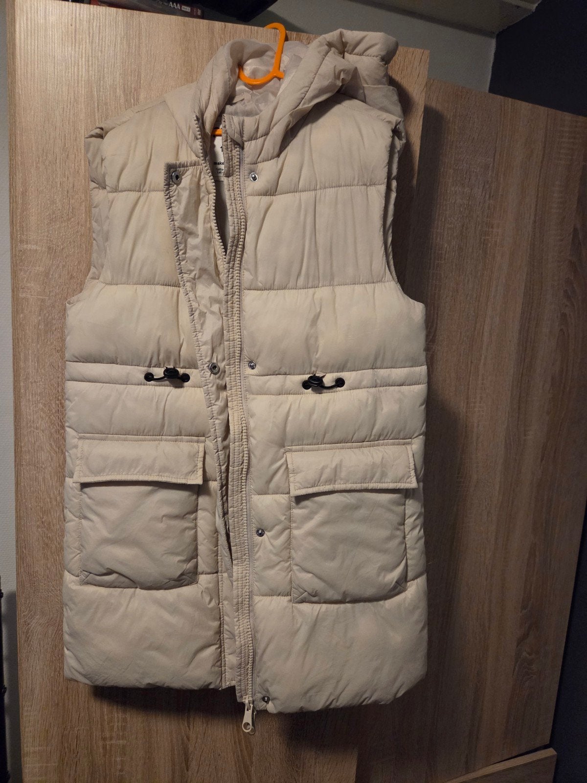 Nieuwe beige bodywarmer voor kinderen, maat 134/140, Kinderen en Baby's, Kinderkleding | Maat 134, Jongen of Meisje, Ophalen of Verzenden