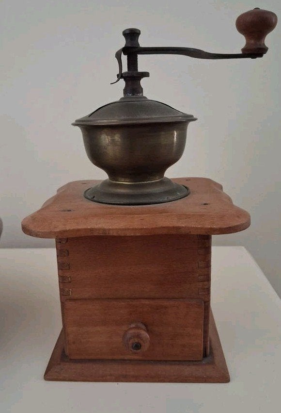 Antieke koffiemolen met koperen bovenkant, Ophalen of Verzenden, Koper