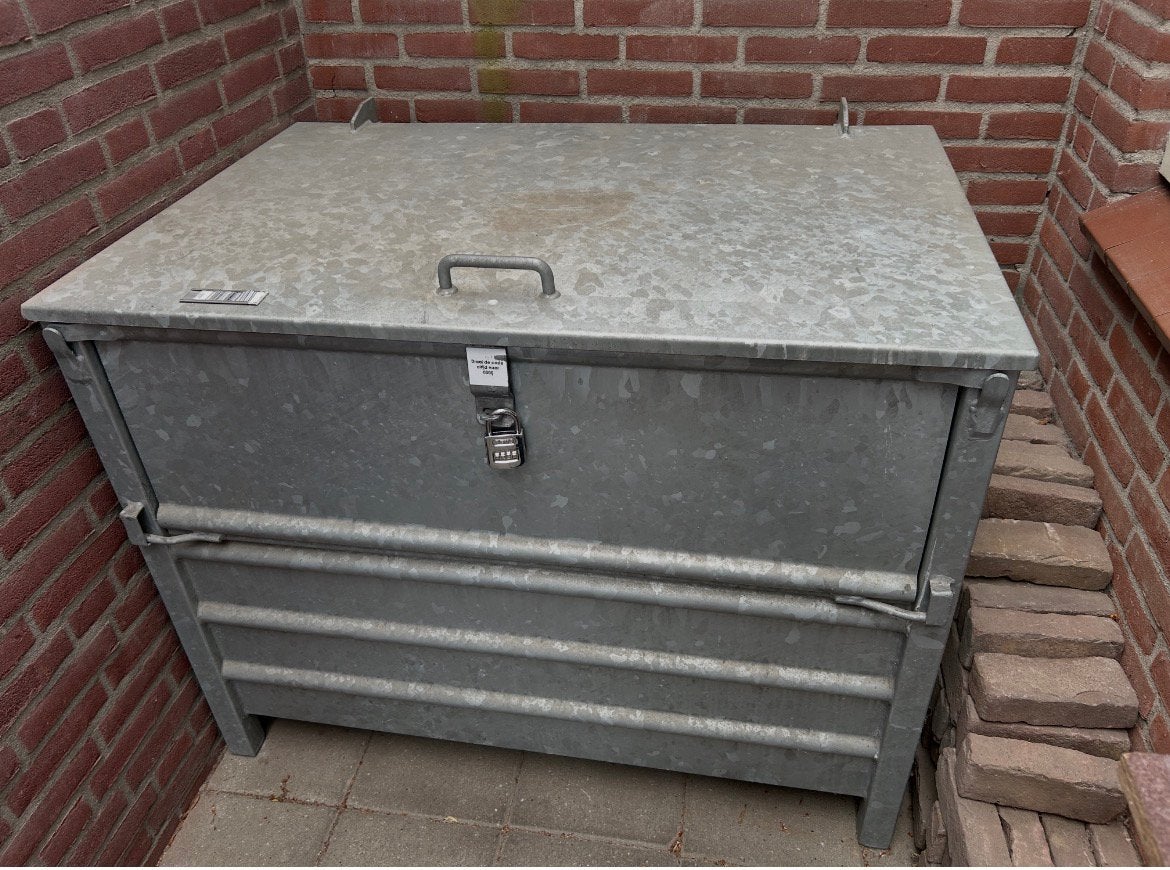 Afsluitbare container +/- 120x80x 90 hoog, Ophalen, Gebruikt, Metaal, Containerberging
