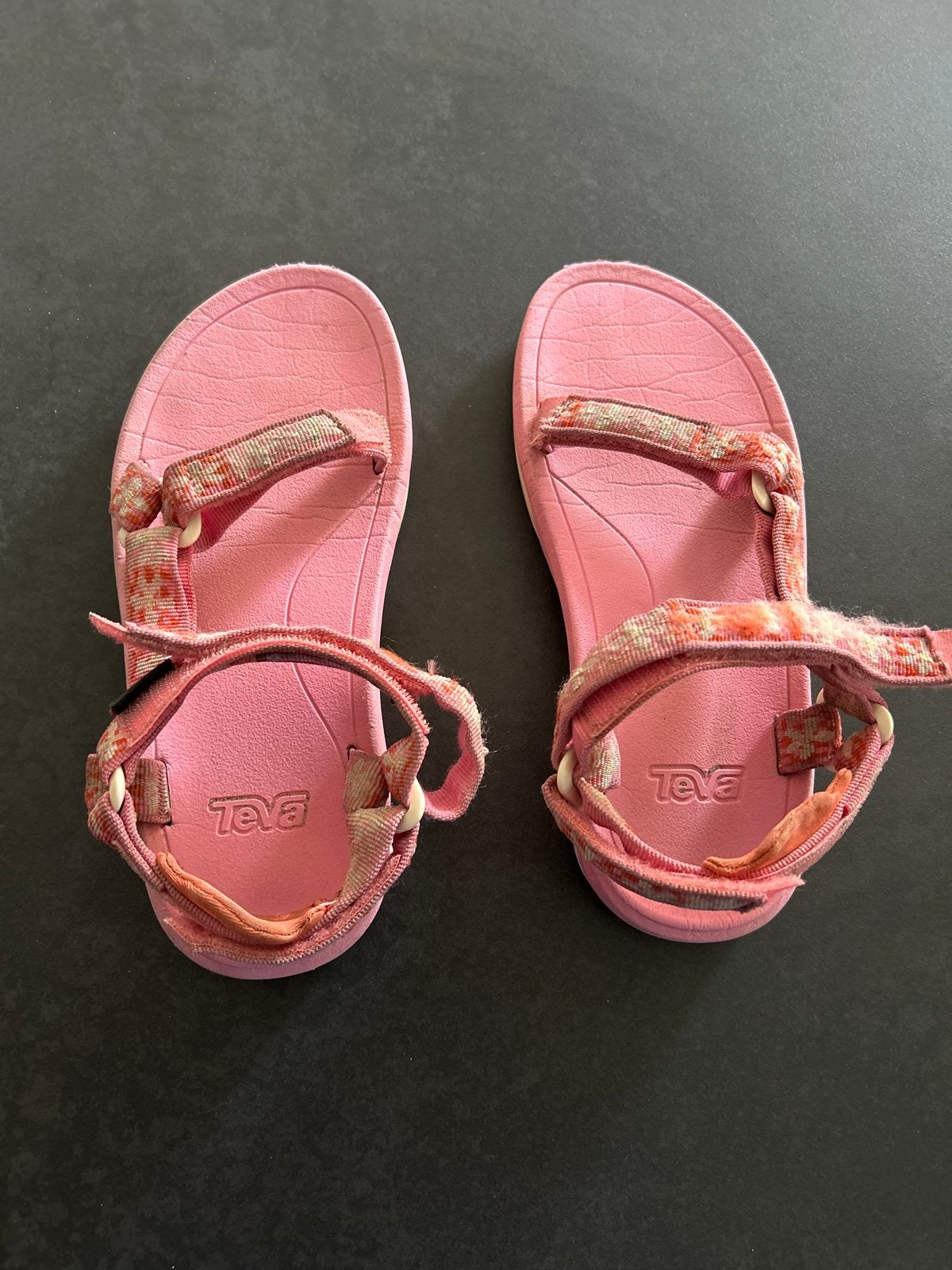 Teva sandalen maat 35 roze, Gebruikt, Meisje, Schoenen, Ophalen of Verzenden