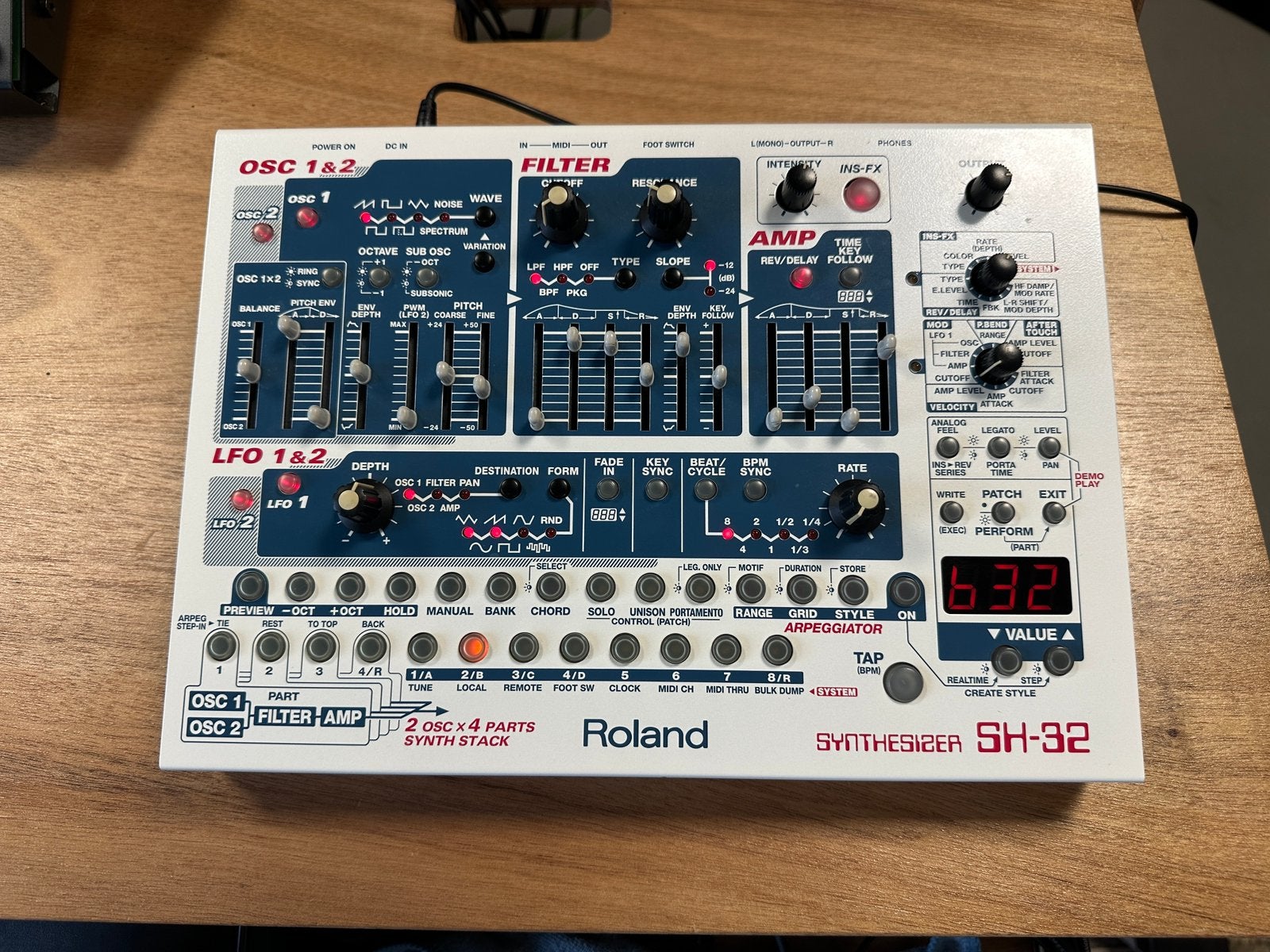 Roland sh-32 synthesizer ZGAN, Muziek en Instrumenten, Ophalen of Verzenden, Zo goed als nieuw, Overige aantallen, Roland