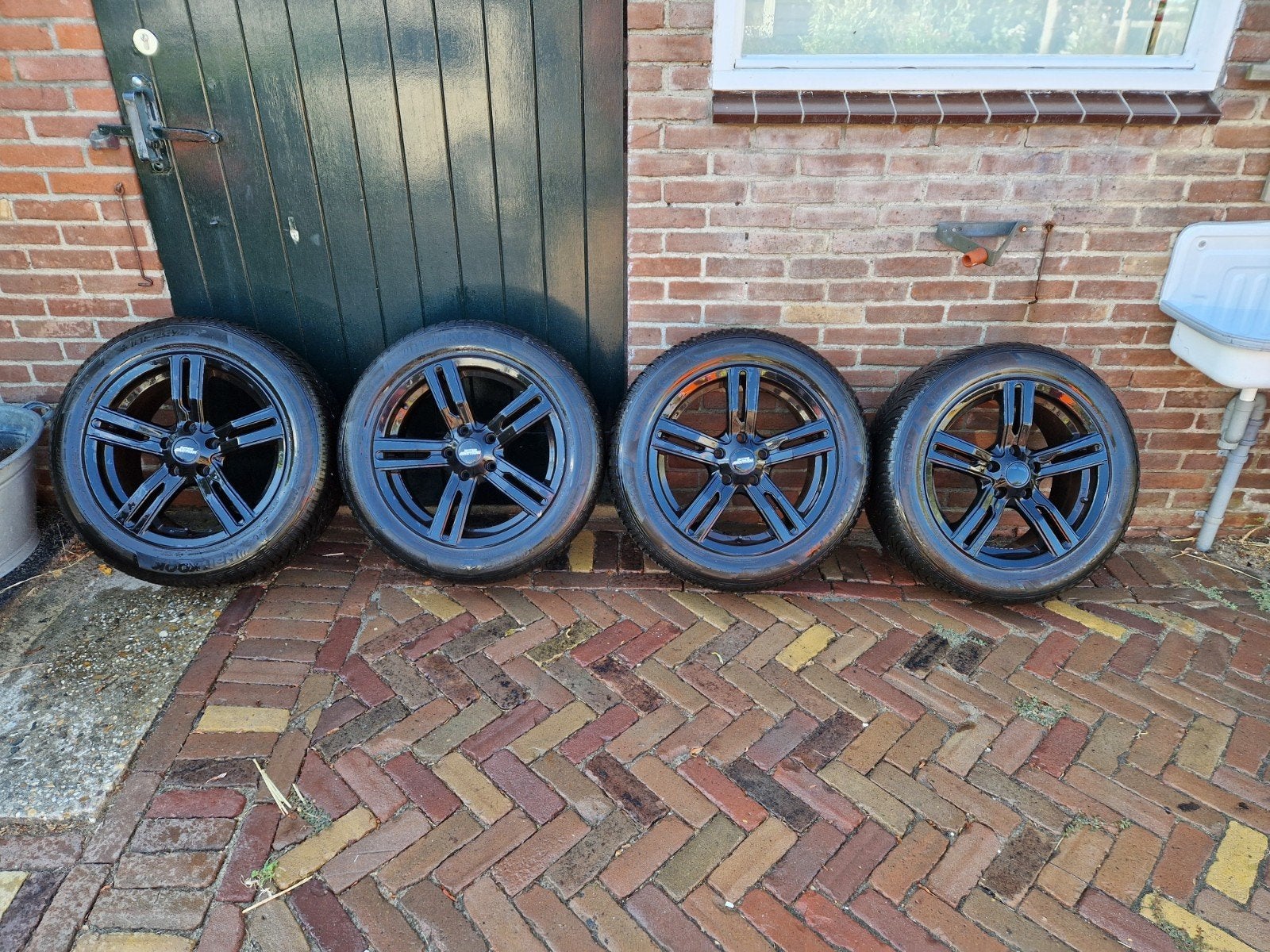 Set van 4 zwarte velgen met all-season banden, Ophalen, Gebruikt, Banden en Velgen, 17 inch