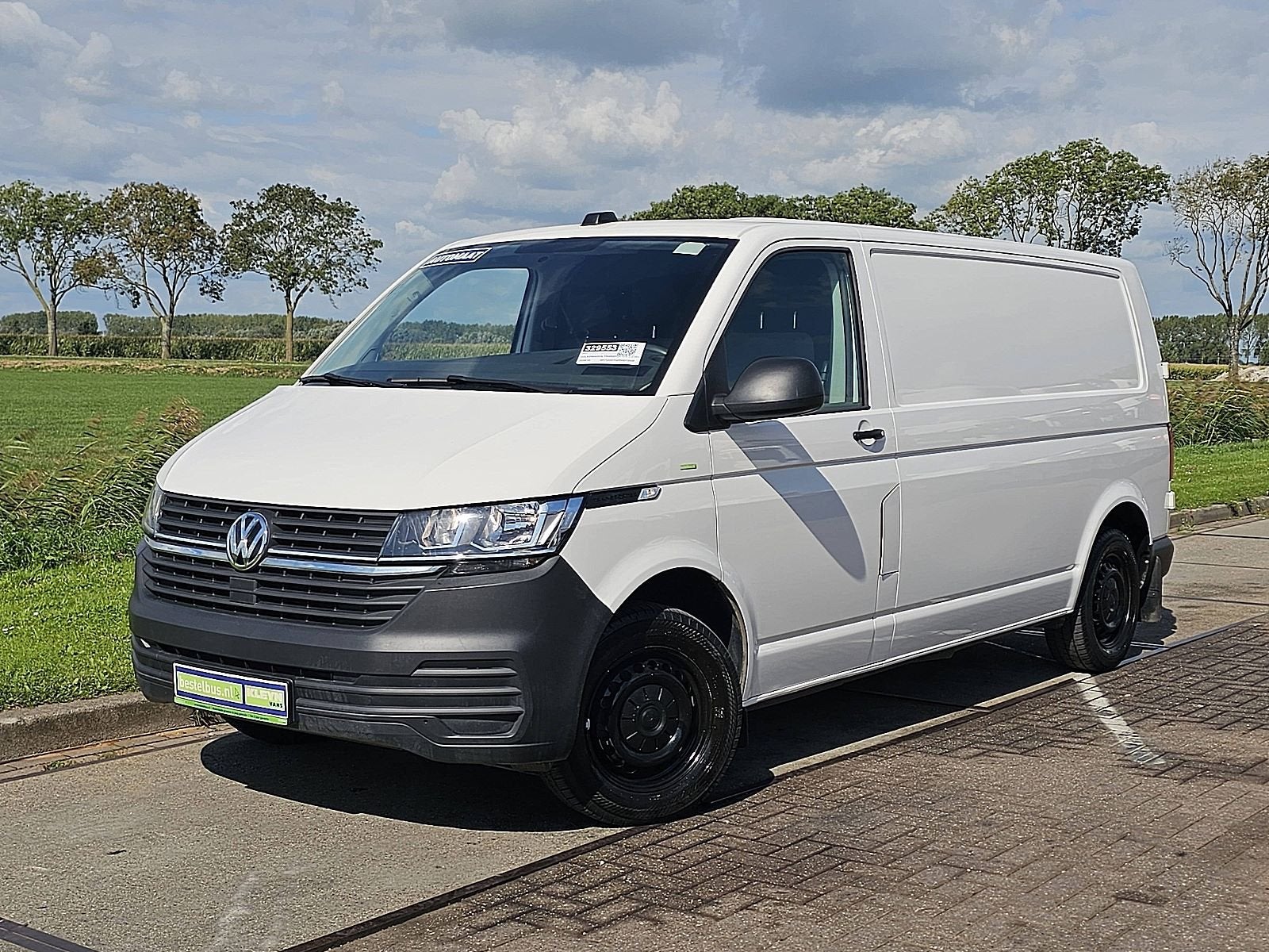 VOLKSWAGEN TRANSPORTER 2.0 TDI t6.1 150pk l2h1 autm, Auto's, Automaat, Gebruikt, 150 pk, Wit