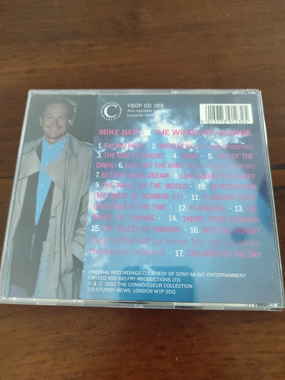 Foto 2 van Mike Batt - The Winds of Change - Greatest Hits