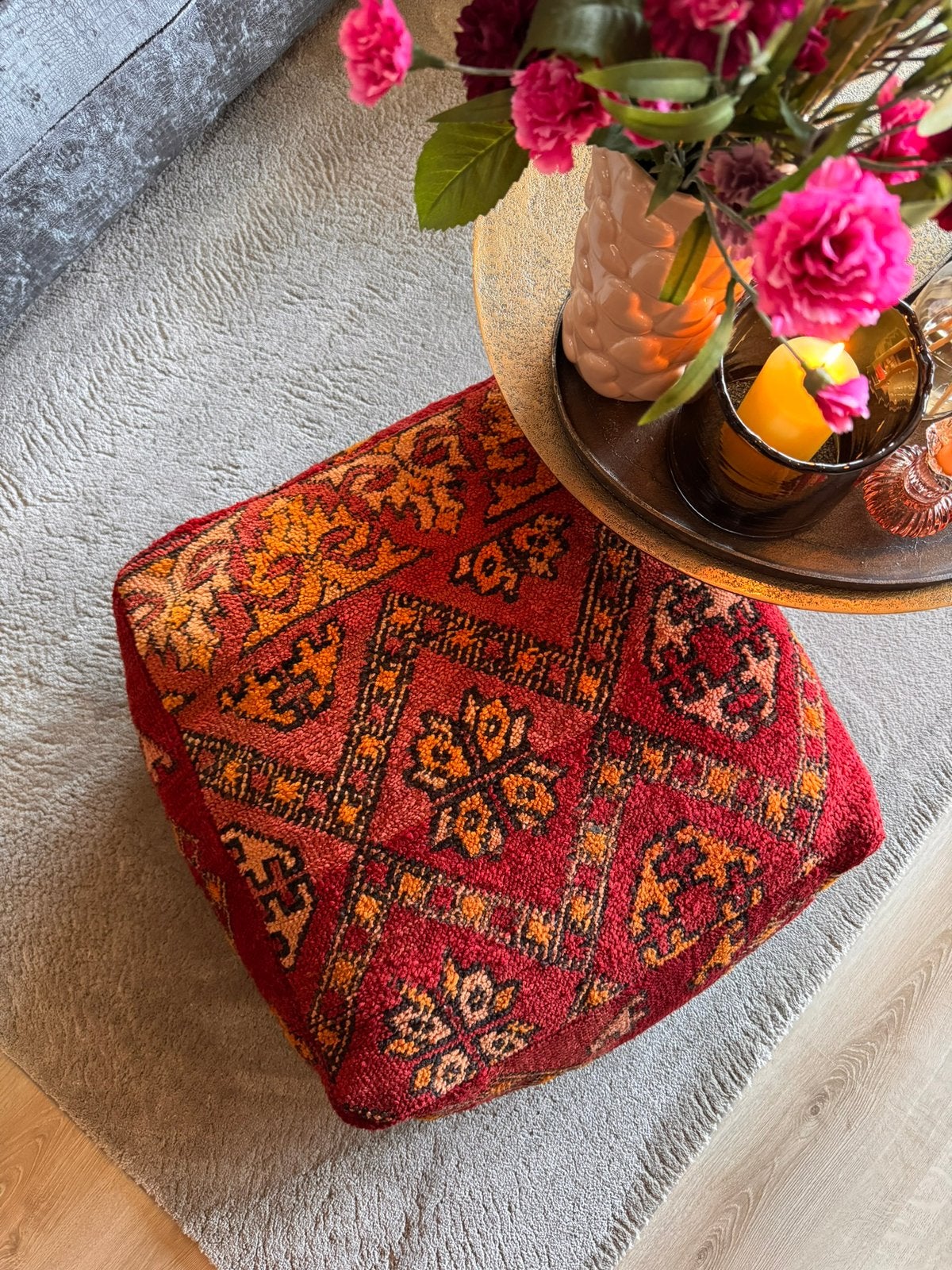 Vloerkussen poef poufs and pillows, Ophalen, 50 tot 75 cm, Zo goed als nieuw, Stof
