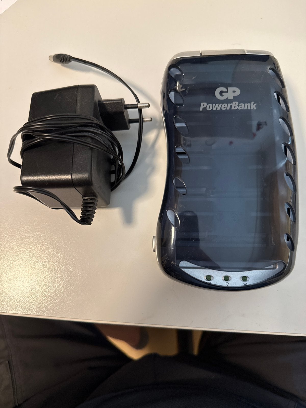 GP PowerBank Universele Batterijlader (Model GPPB19), Ophalen of Verzenden, Gebruikt