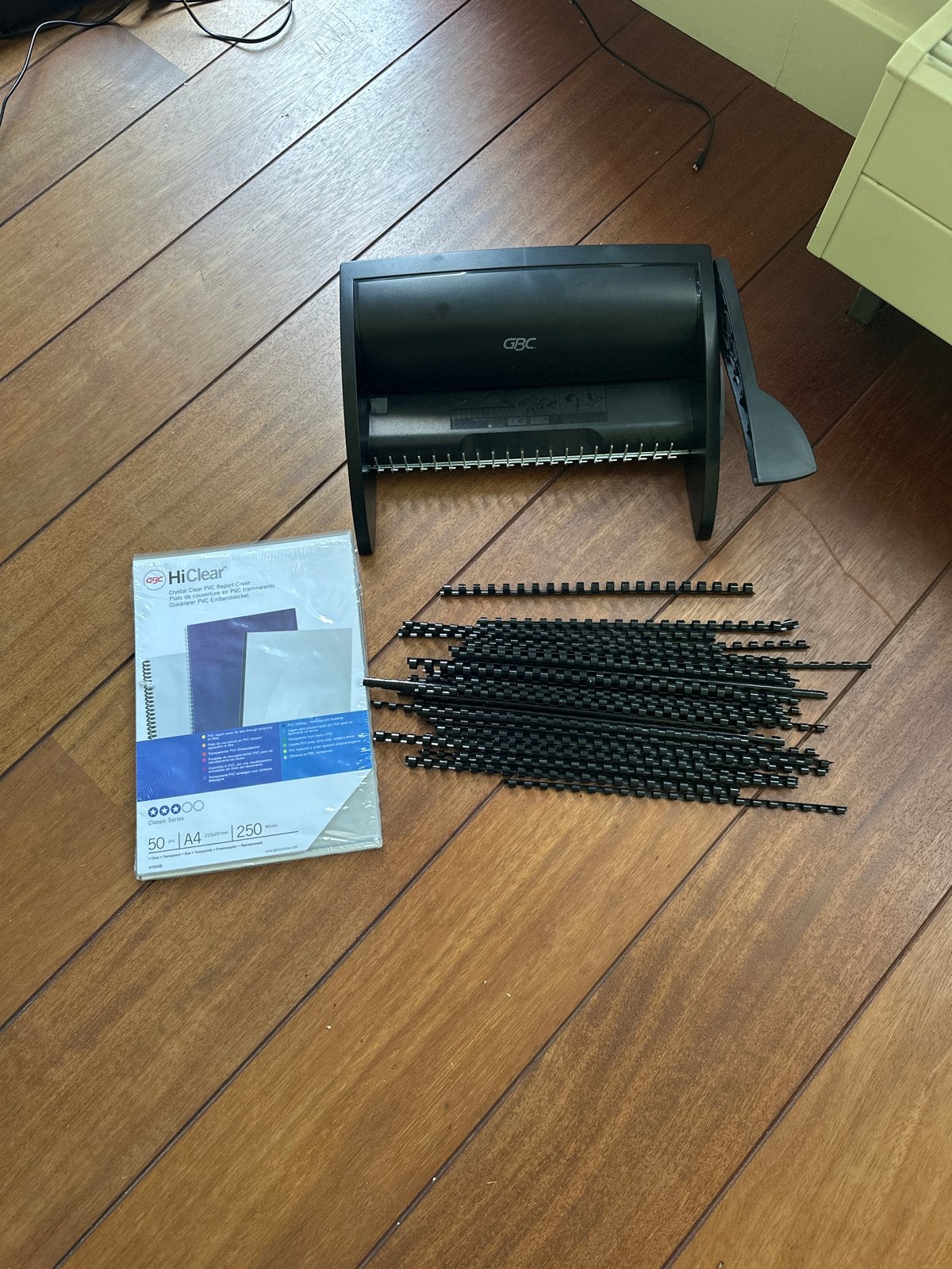 GBC Inbindmachine met ringen en 40+ hard plastic covers, Ophalen of Verzenden, Gebruikt