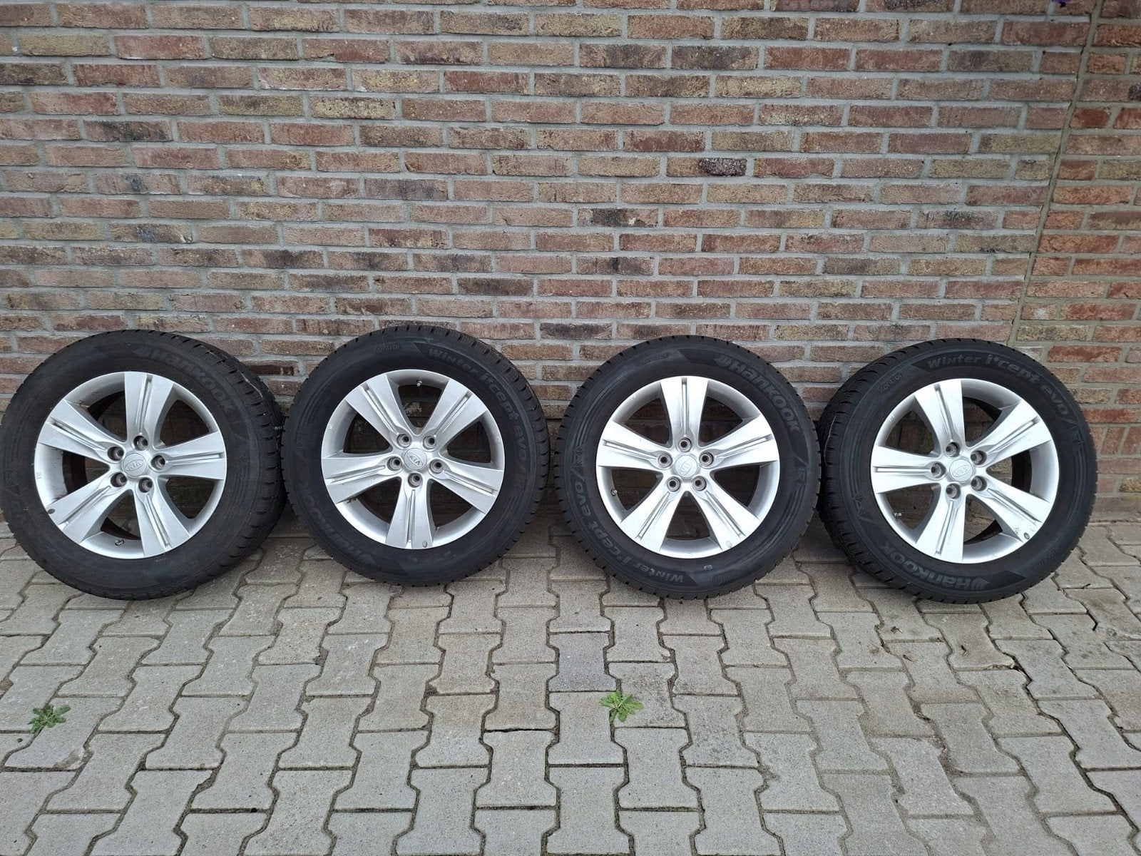 Kia Sportage winterbanden, originele Kia velgen 225/60 R17, Auto-onderdelen, Banden en Velgen, Ophalen, Gebruikt, Banden en Velgen