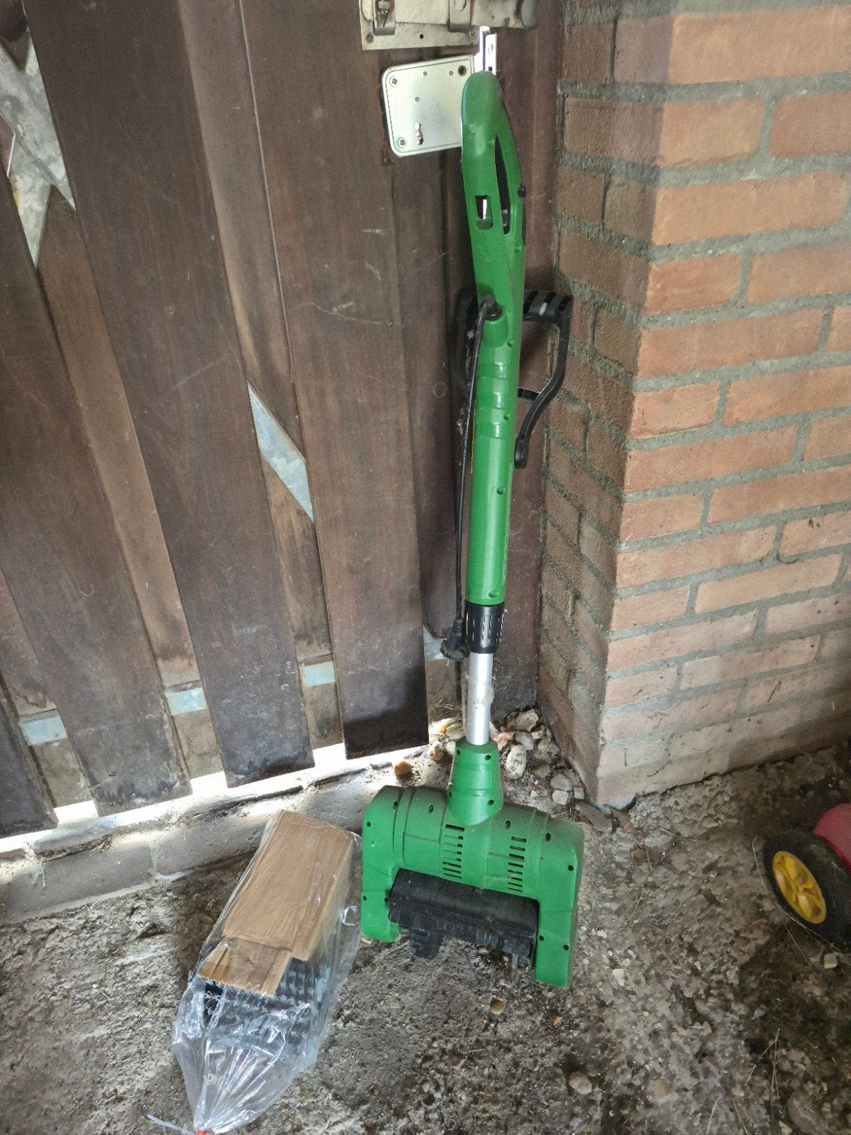 Elektrische onkruidborstel voor terras en bestrating, Ophalen, Gebruikt, Onbekend, Minder dan 10 cm