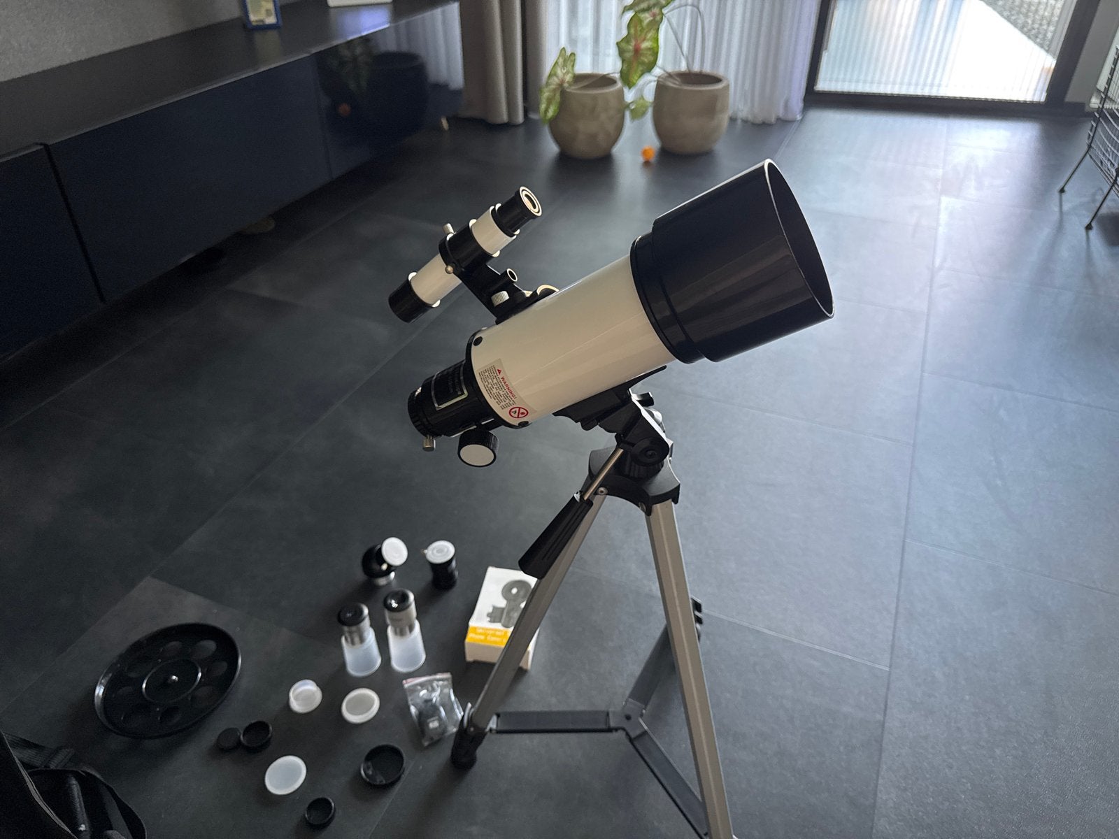 Bluemay Telescoop met Statief + Telefoonhouder - Nieuw, Lenzentelescoop (refractor), Met statief, Ophalen of Verzenden, Zo goed als nieuw