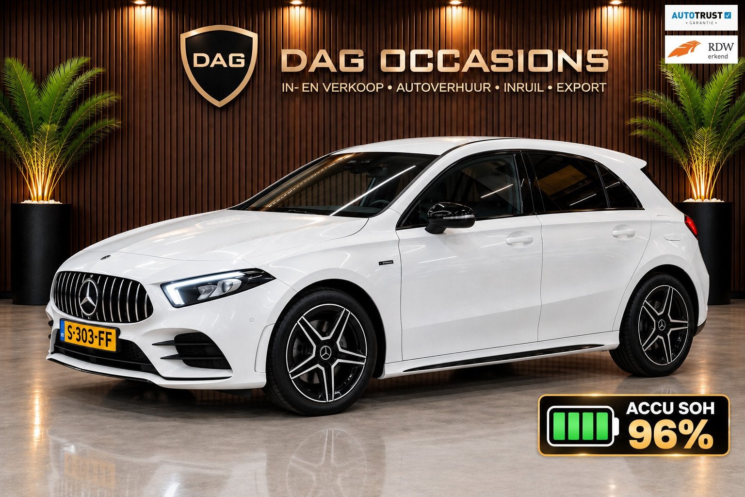 Mercedes-Benz A250e AMG | 218PK | SOH 96% | PDC | NAVI, Auto's, Dealer onderhouden, Gebruikt, 4 cilinders, 15 kWh