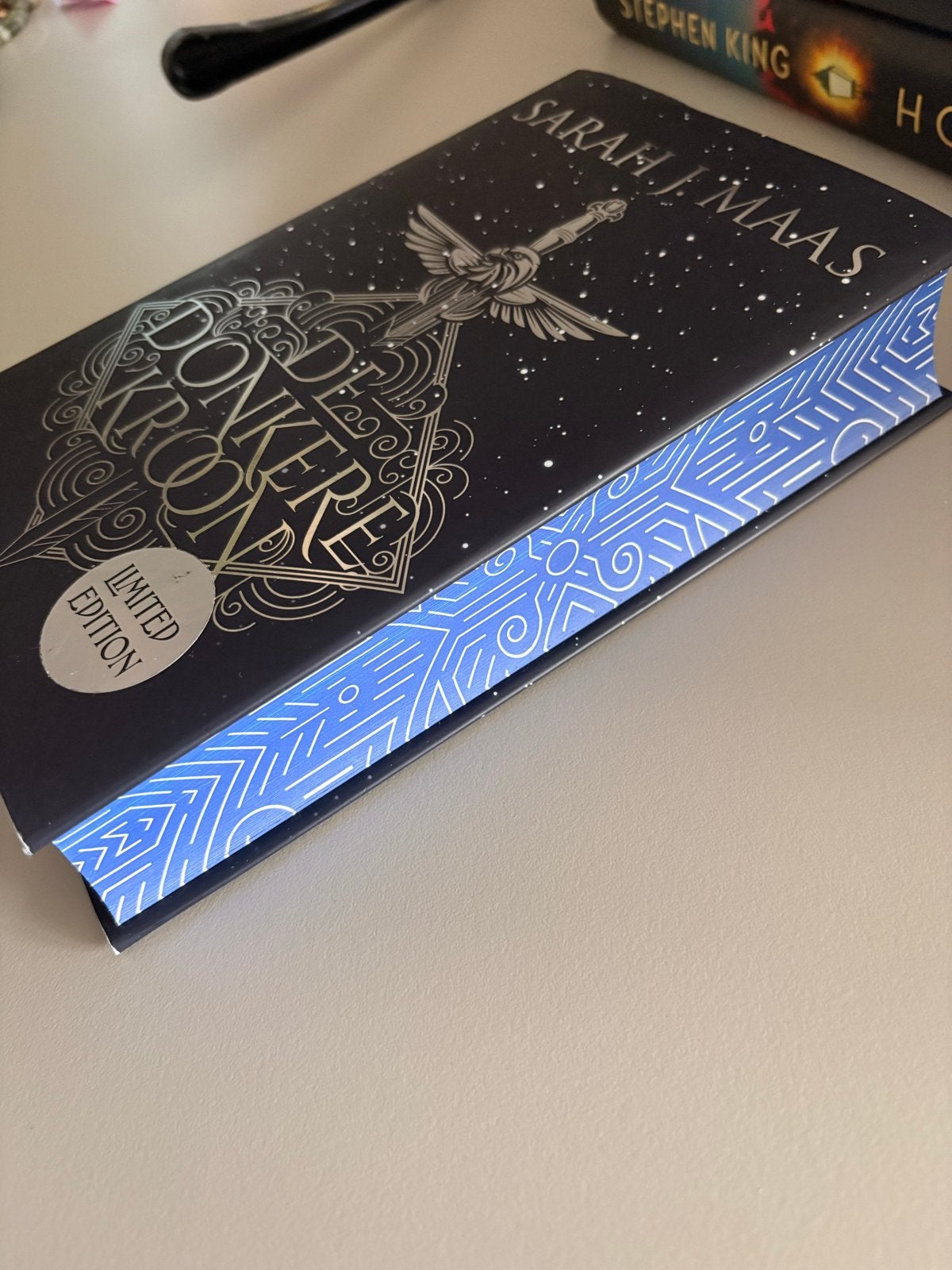 De Donkere Kroon - Sarah J. Maas (Limited Edition), Boeken, Fantasy, Ophalen of Verzenden, Zo goed als nieuw