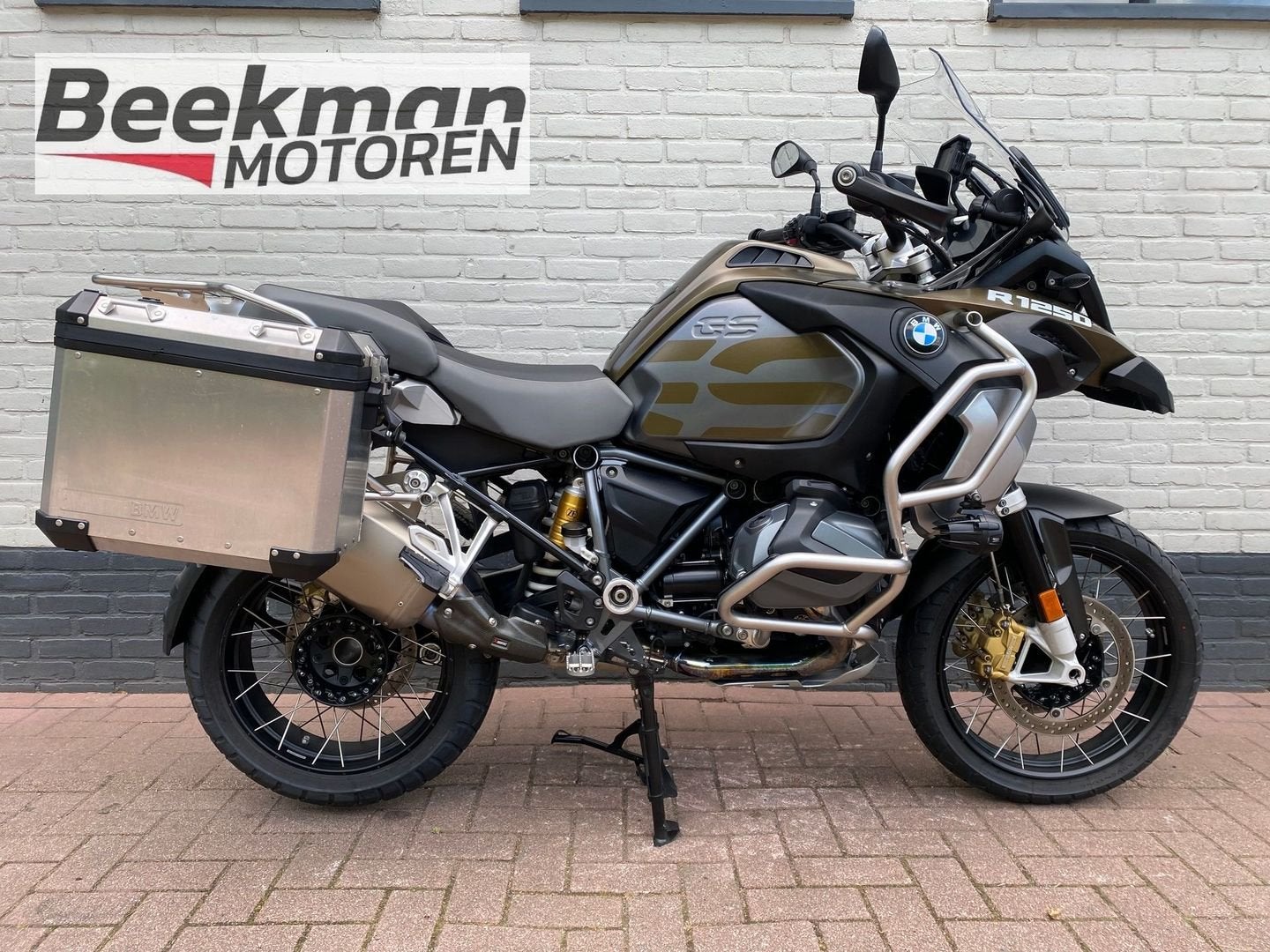 BMW R 1250 GS ADVENTURE (bj 2020) 6,768 km Exclusive / Akrap, 2 cilinders, 1254 cc, Motorrijbewijs A, Bedrijf