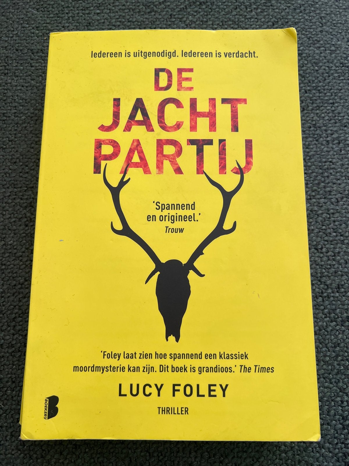 De Jachtpartij - Lucy Foley (Thriller), Ophalen of Verzenden, Gelezen, Nederland