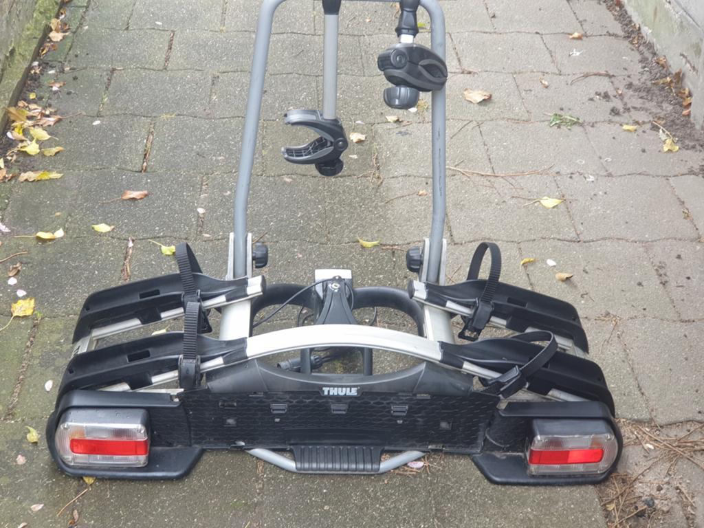 Fietsendrager Thule Voor 2 fietsen Kantelbaar, Auto diversen, Fietsendragers, Ophalen, Gebruikt, Brede banden, 2 fietsen